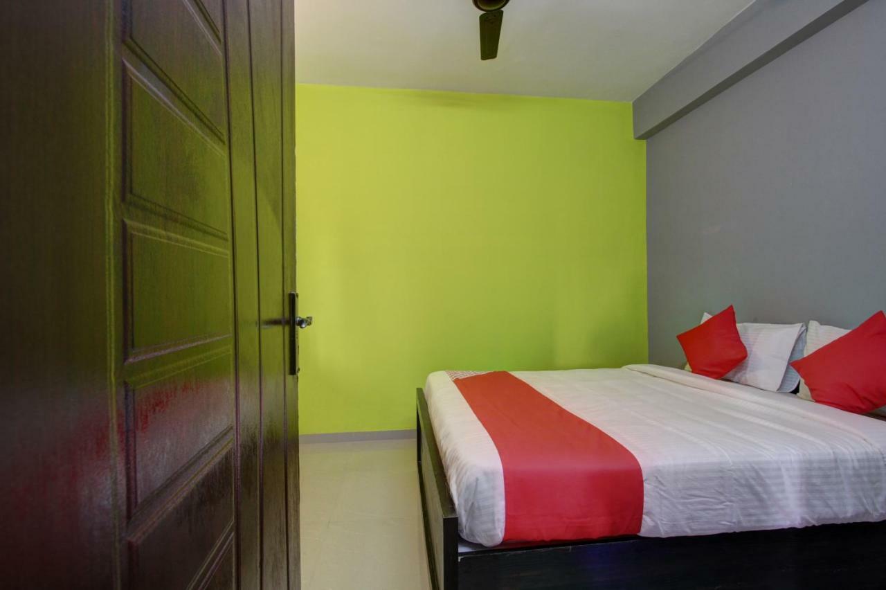 Hotel Oyo 30971 Gm Grande Mudukarai Exterior foto