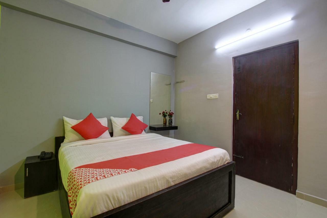 Hotel Oyo 30971 Gm Grande Mudukarai Exterior foto