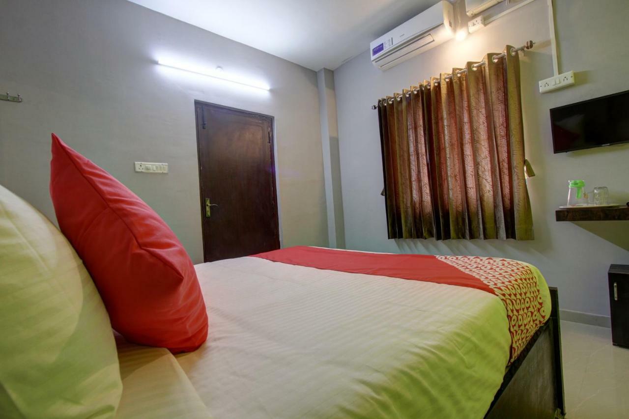 Hotel Oyo 30971 Gm Grande Mudukarai Exterior foto